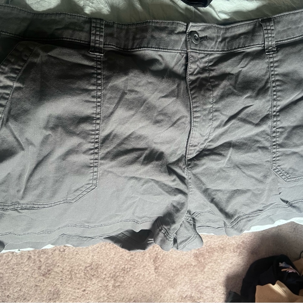 Women’s dark gray Casual Pocket Shorts